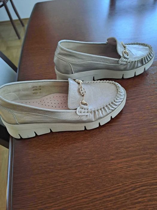 Okazja okazja naturalna skóra rozm.38