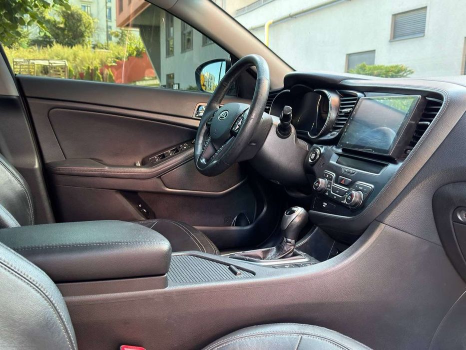 Автомобіль KIA Optima