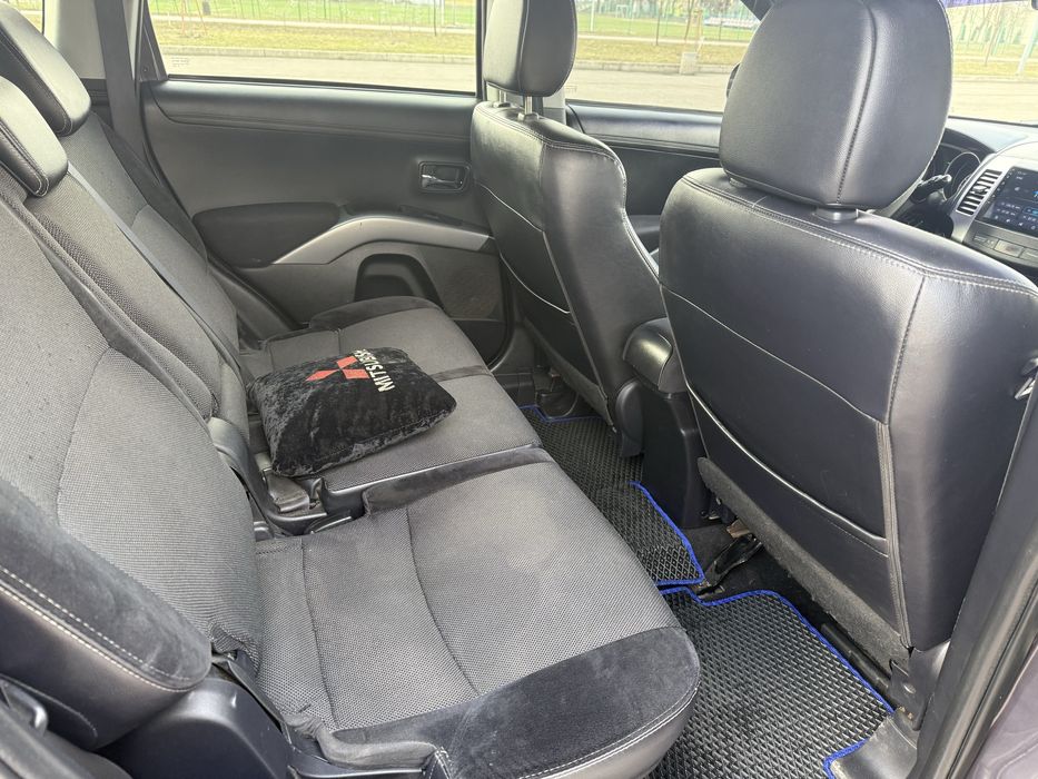 Мицубиси Аутлендер Mitsubishi Outlander XL 2,0 TDI