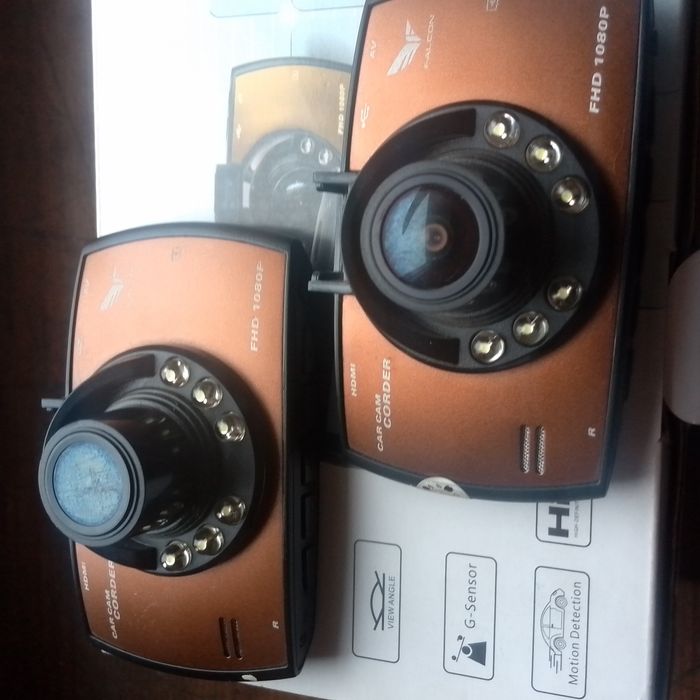 Пропоную два робочих відеорегістратори.