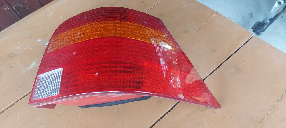 Lampa tylna prawa Golf 4 HB