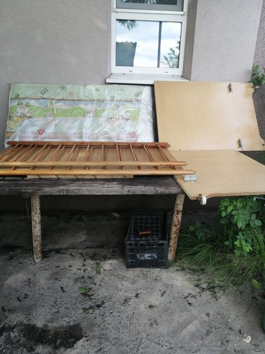 Продам детскую кроватку с матрацом