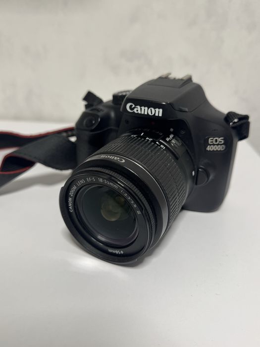 Фотоапарат Canon EOS 4000D