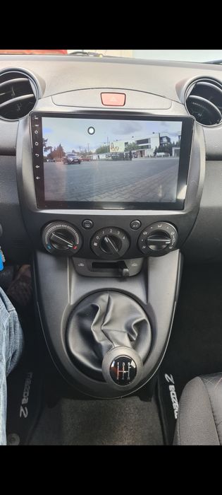 Mazda 2. Tylko 9 tys km przebieg. Szwajcar. 1.3 B. Jak NOWY