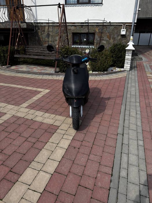 Продам скутер Piaggio zip 100