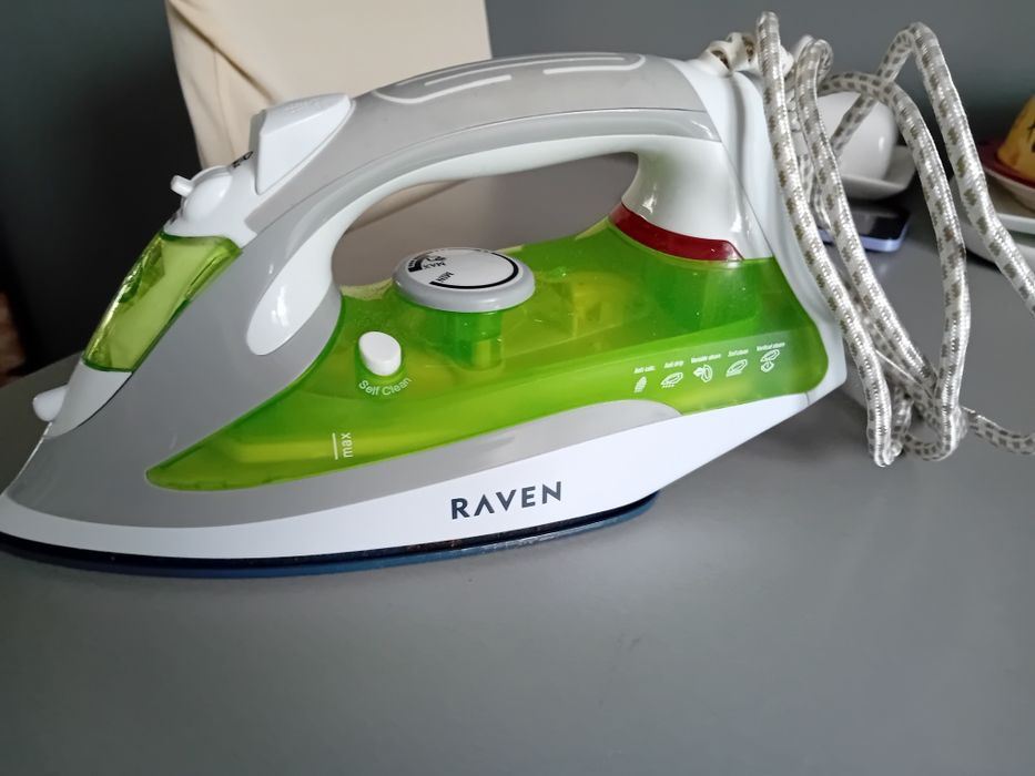Żelazko parowe Raven