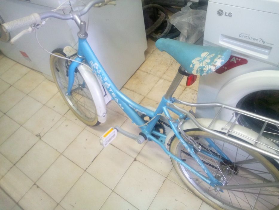 Bicicleta de criança  de óptima qualidade  , estado novo 50€