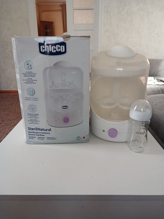 Електричний паровий стерилізатор-підігрівач дитячої їжі CHICCO 2 в 1 ,
