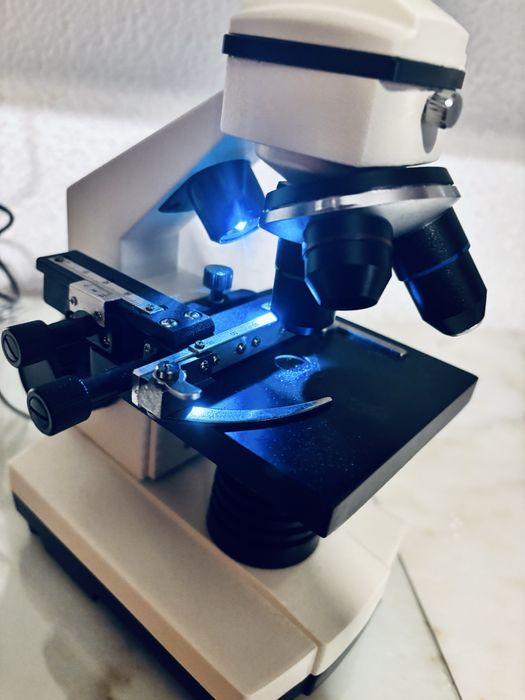 Microscópio Bresser Biolux AL