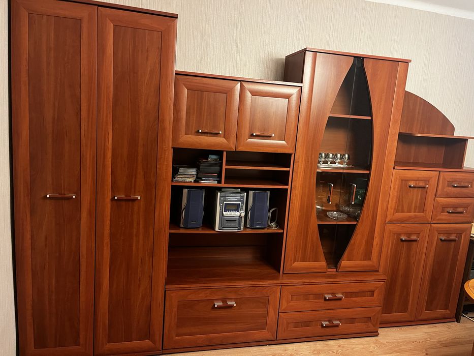 Mleblościanka z szafą