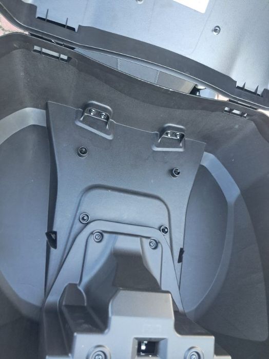 Honda Forza 125 350 kufer razem z podstawą smart kay 2024 jak nowy