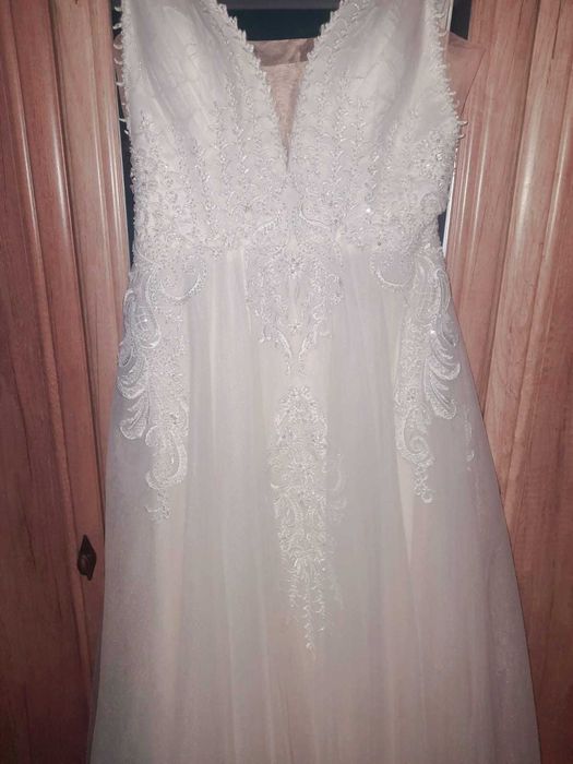 Przepiękna suknia ślubna "Carmen" litera A