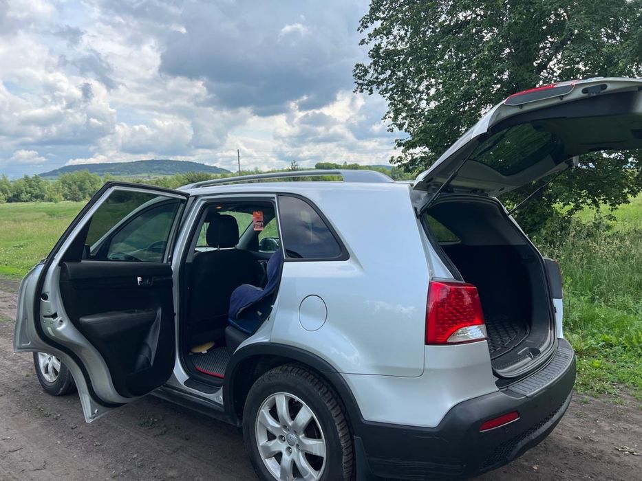 Автомобіль кіа соренто