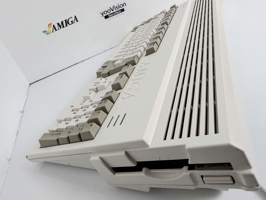 Amiga 1200 4GB CF | 2MB RAM