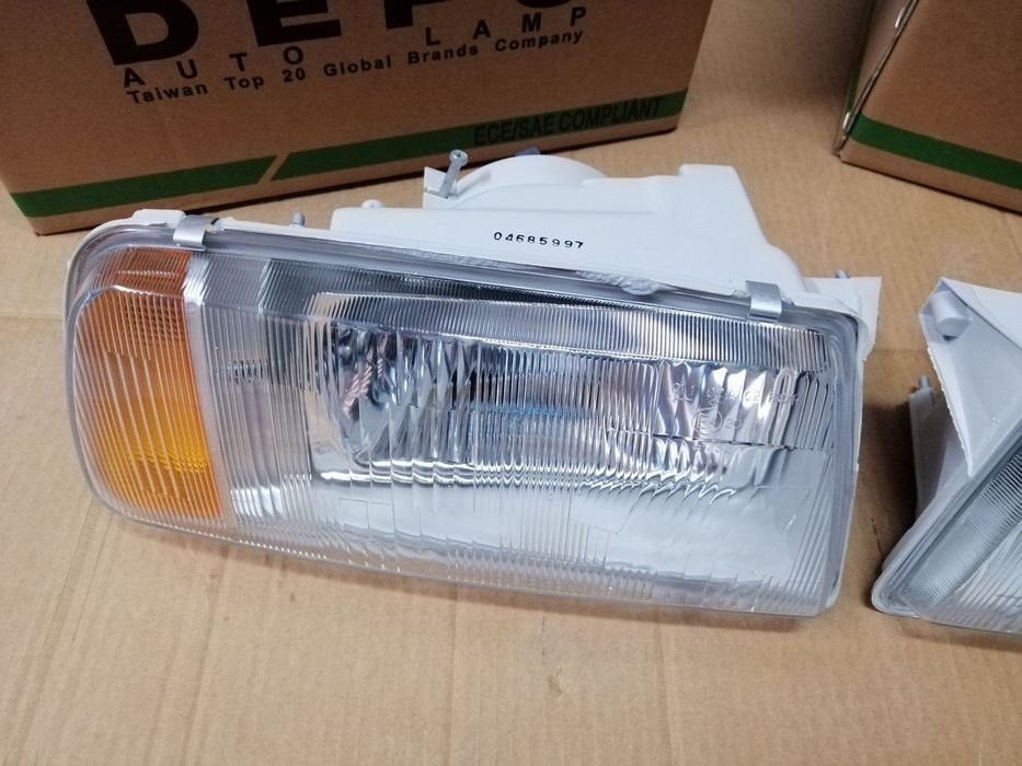 Conjunto de 2 faróis /óticas da frente Suzuki Vitara NOVOS
