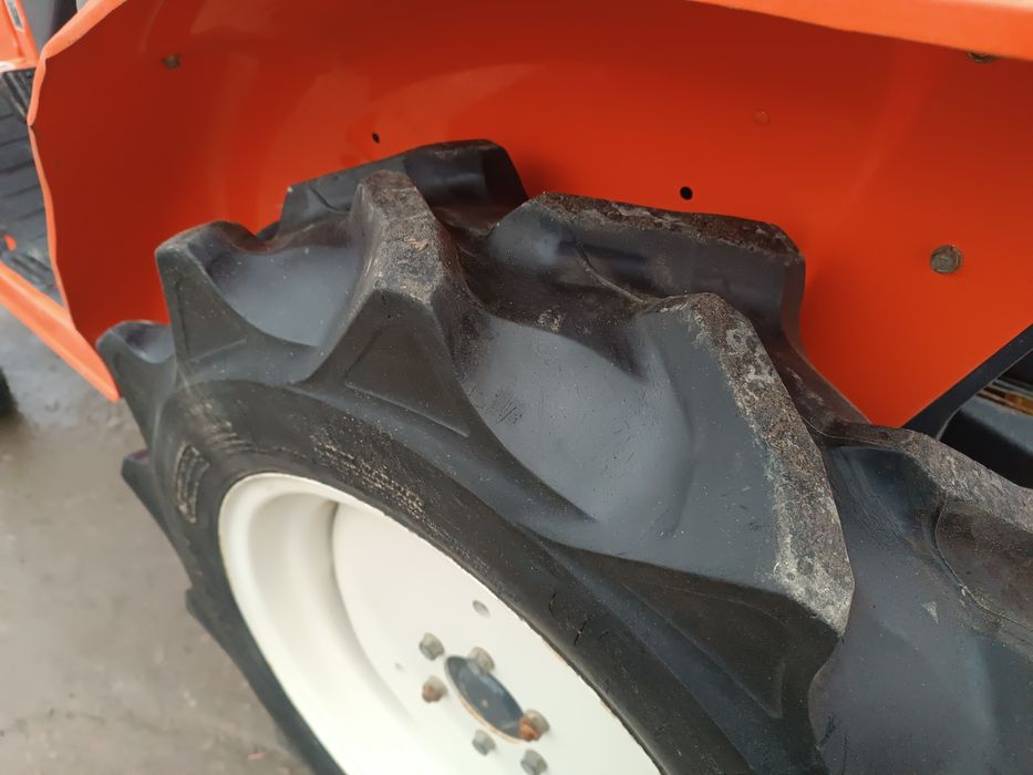 Японський мінітрактор.Трактор Кубота.