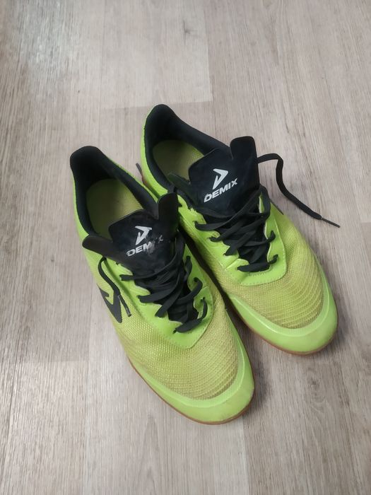 Кросівки  футзал