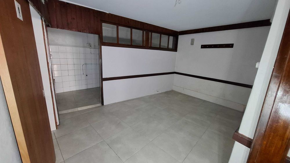 Loja / Espaço Comercial com 75m² no Centro da Cidade – Ideal para Restauração ou Café
