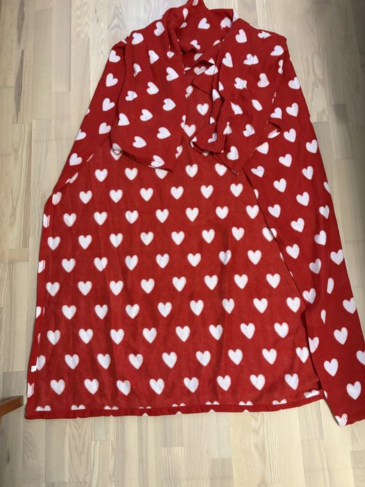 Koc z rękawami otulacz