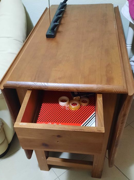 Mesa de madeira maciça