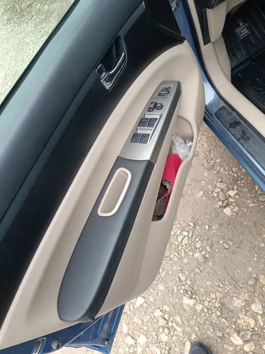 Продам автомобіль TOYOTA Prius,2005 року