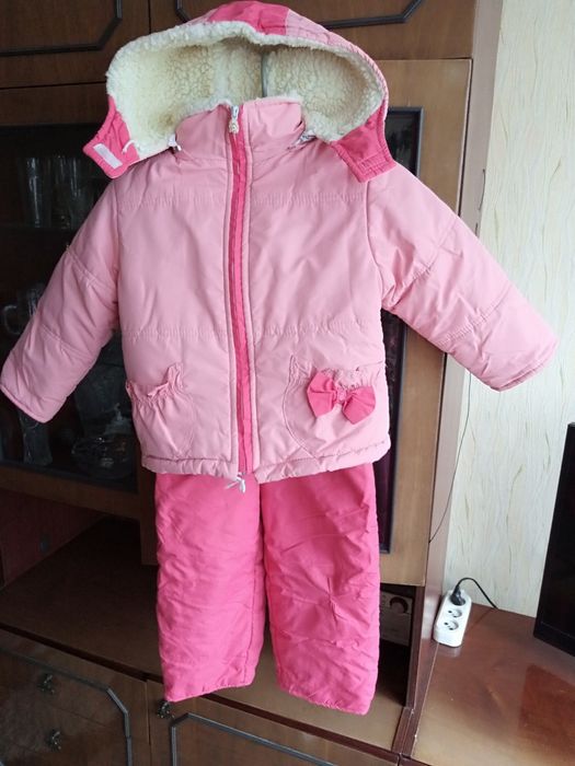 Комплект зимовий на 2-3 роки Красивий теплий яквсний. практичний.