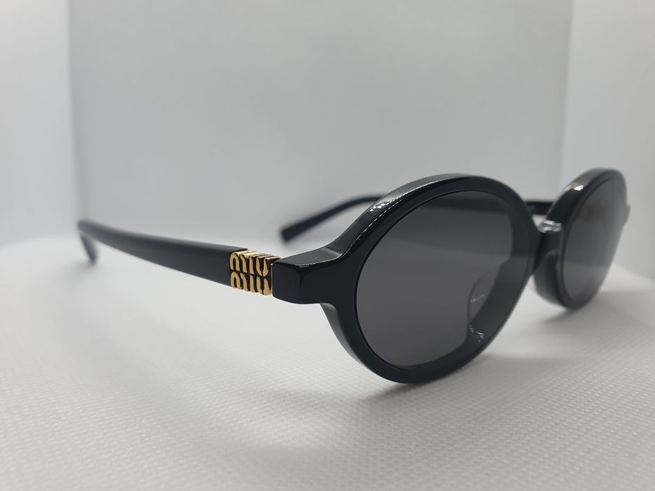 Miu Miu SMU04Z Black.