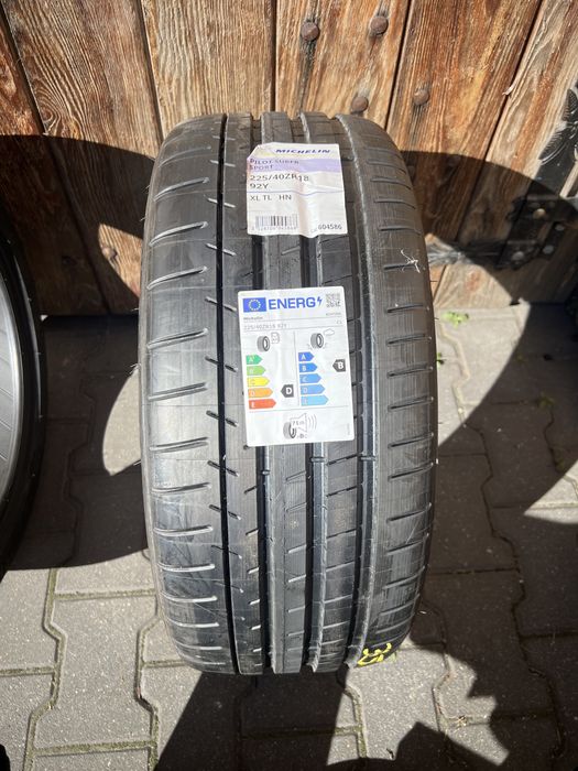 *Opona Michelin 225/40/18 pojedynka