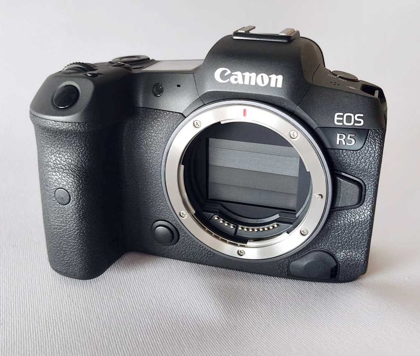 Canon EOS R5 Full frame (Corpo) - 45MP - estado como nova