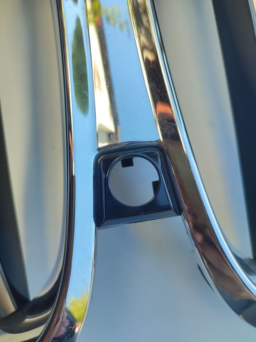 BMW X5 G05 nerki atrapa grill pod kamerkę
