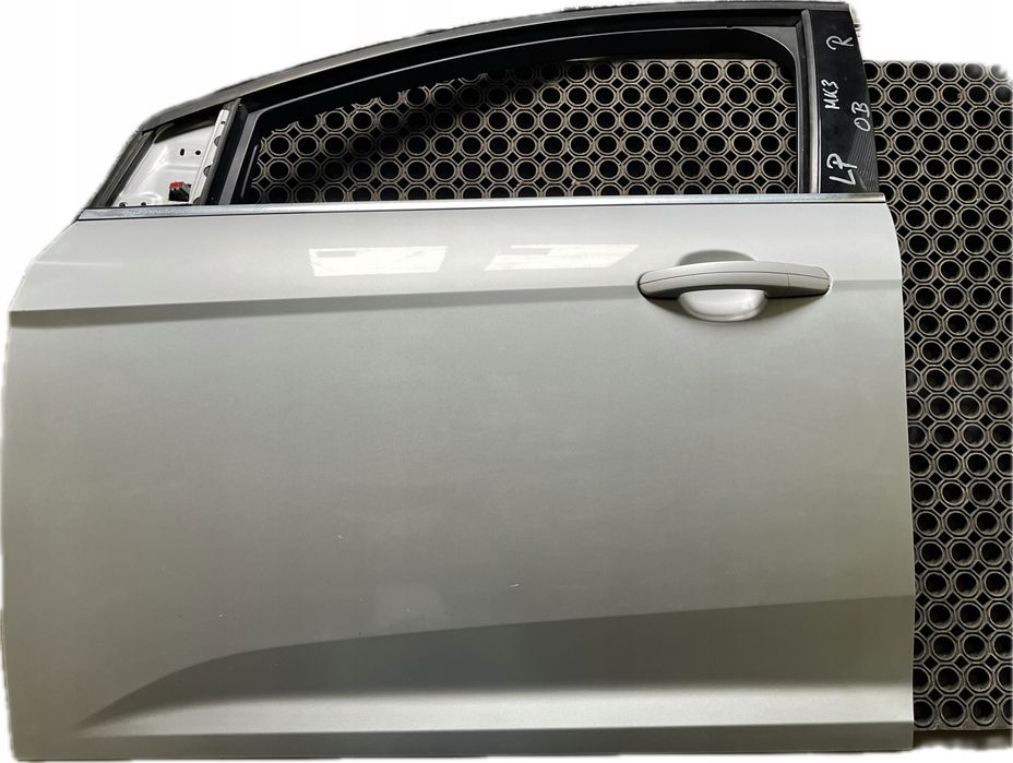 Drzwi Ford Focus mk3 2011- 18 Lewe Lewy przód Srebrny OB