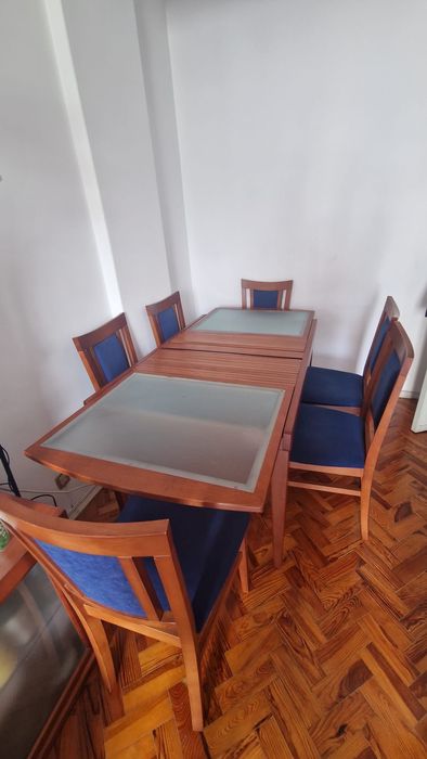 Mesa de jantar extensível em madeira maciça + 6 cadeiras | Tampo vidro