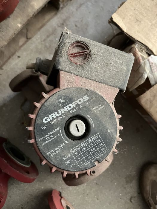 Lote 6 Bombas Circuladoras Grundfos (UPE 40-80 + Modelos UPS/UMC)