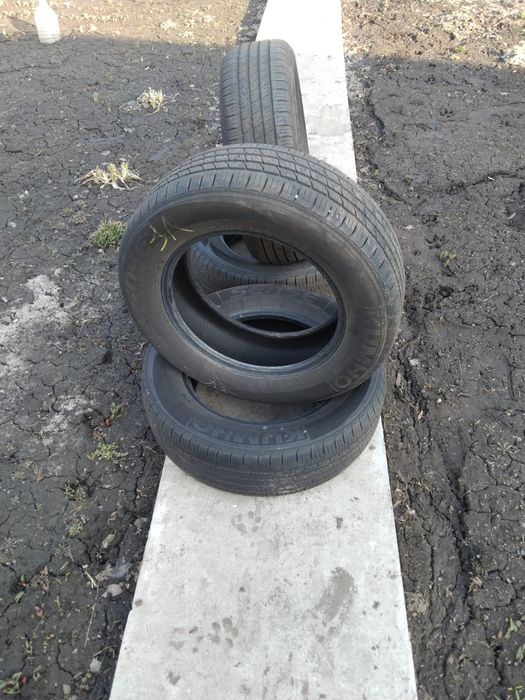Kumho sense 225 65 r17 шини літні