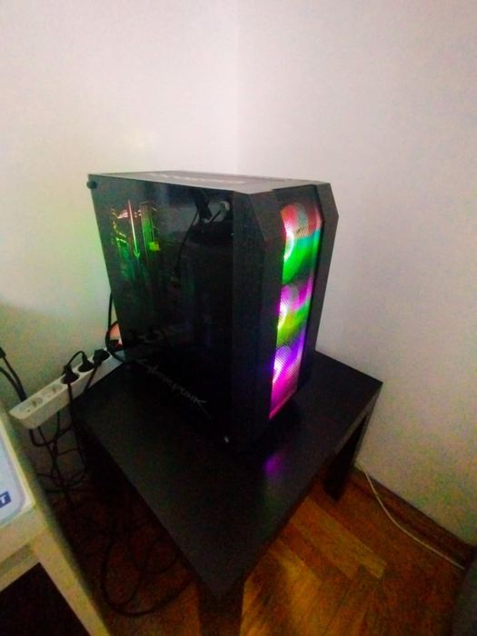 Komputer stacjonarny cyberpunk