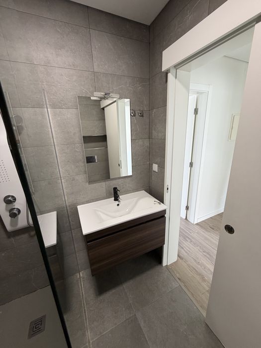 QUARTO DISPONIVEL em agualva cacem