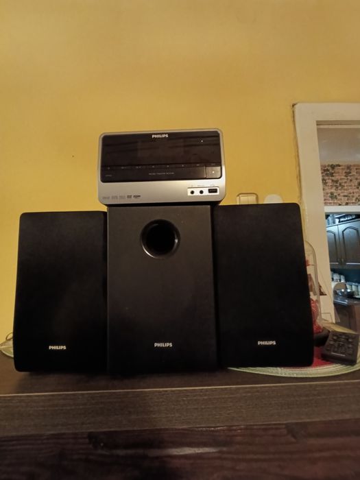 Wieża philips + pilot sterowania