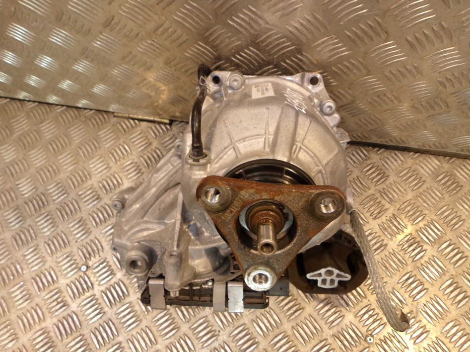 BMW G01 G05 G07 G20 G22 G11 Роздатка