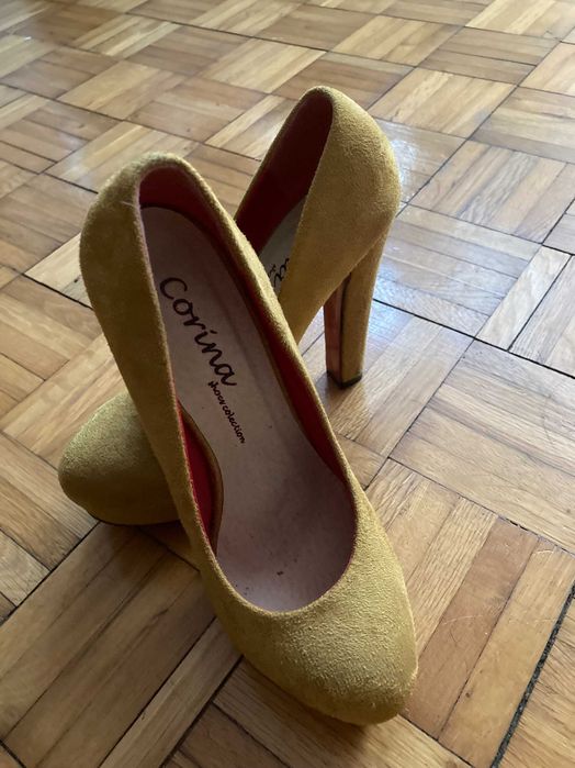 Sprzedam buty na obcasie