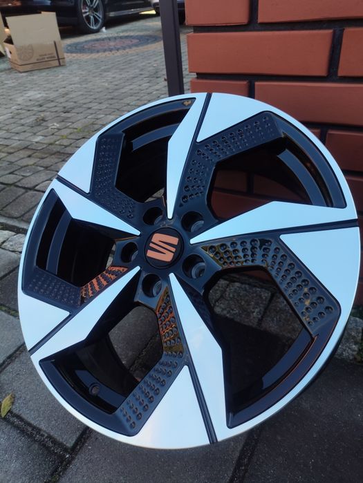 Fabrycznie nowe alufelgi felgi 18 5x112 audi A3 8p A4 A5 Q3 Q2 Seat sk