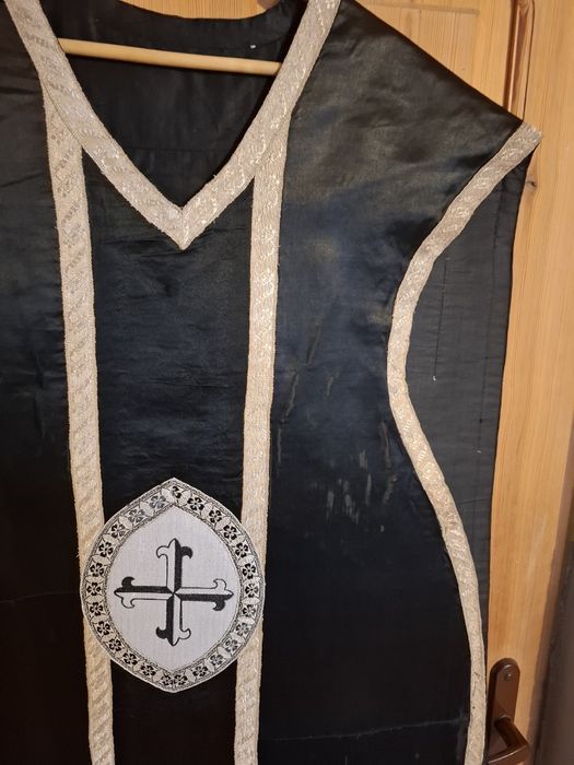 Ornat rzymski haftowany