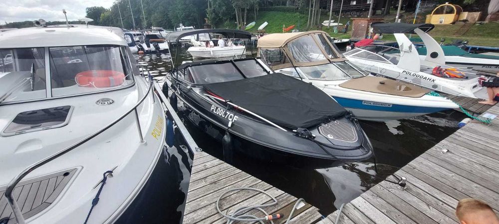 Łódź st. Tropez 6, 250 KM , silnik SUZUKI, skóry, rok 2023  ZIPWAKE ze spaniem