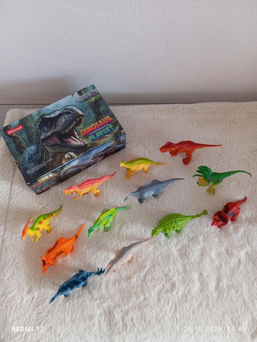 Zestaw 12 dinozaurów