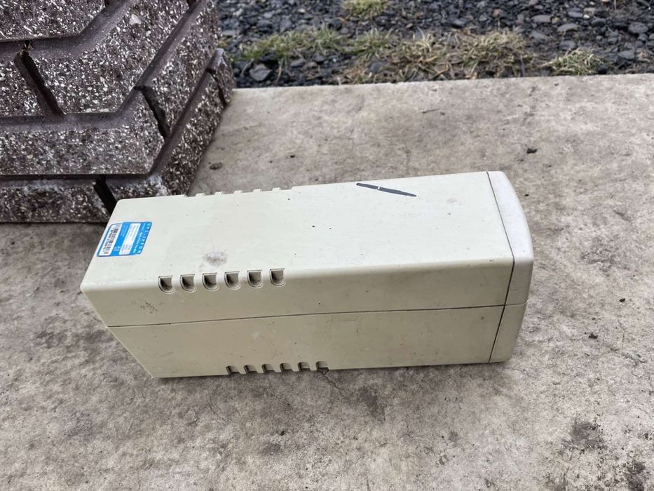 Продам Источник безперебойного напряжения