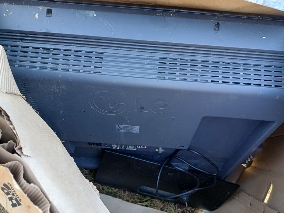 Telewizor LG. Odbiór osobisty na części
