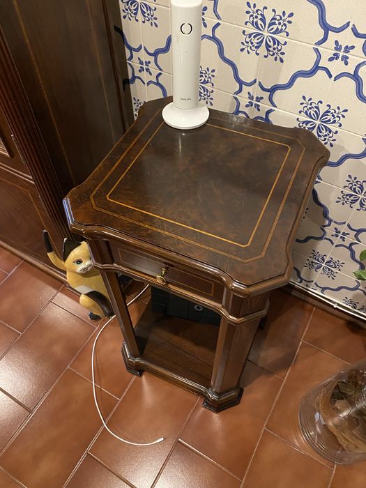 Mesa apoio mogno