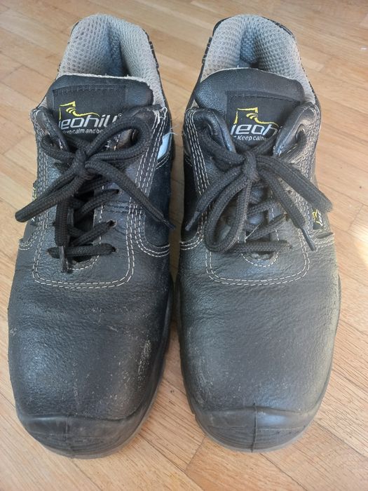 Шкіряне спец взуття