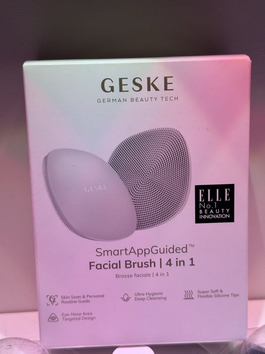 Щітка для обличчя GESKE Facial Brush 4 в 1 біла