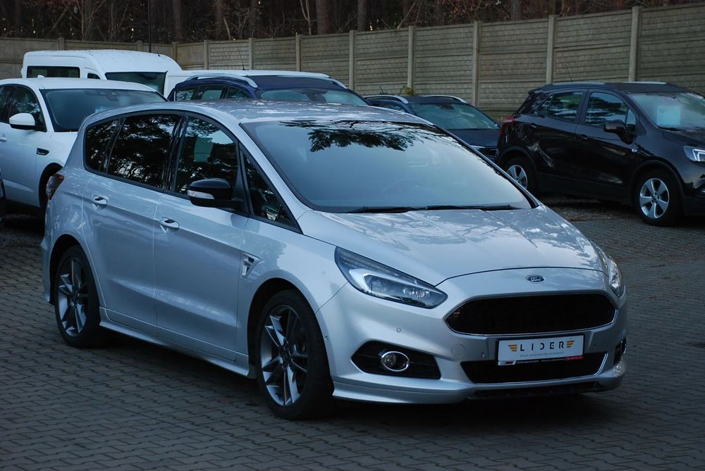 Ford S-Max 1 Właściciel w kraju , 7 osobowy, stan bardzo dobry. Vat 23%