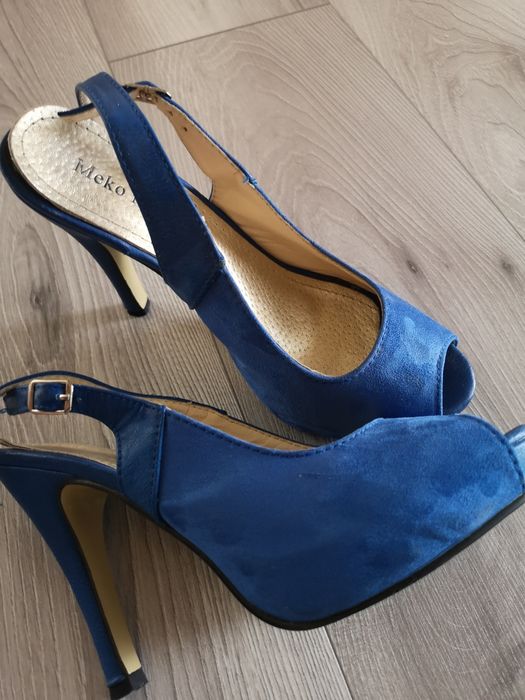 Buty damskie na paseczku